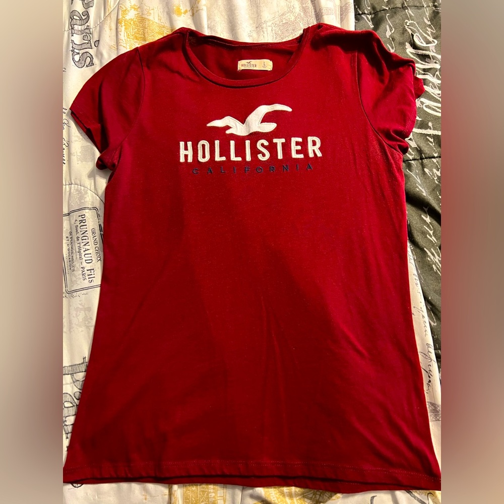 Women’s Hollister Tee